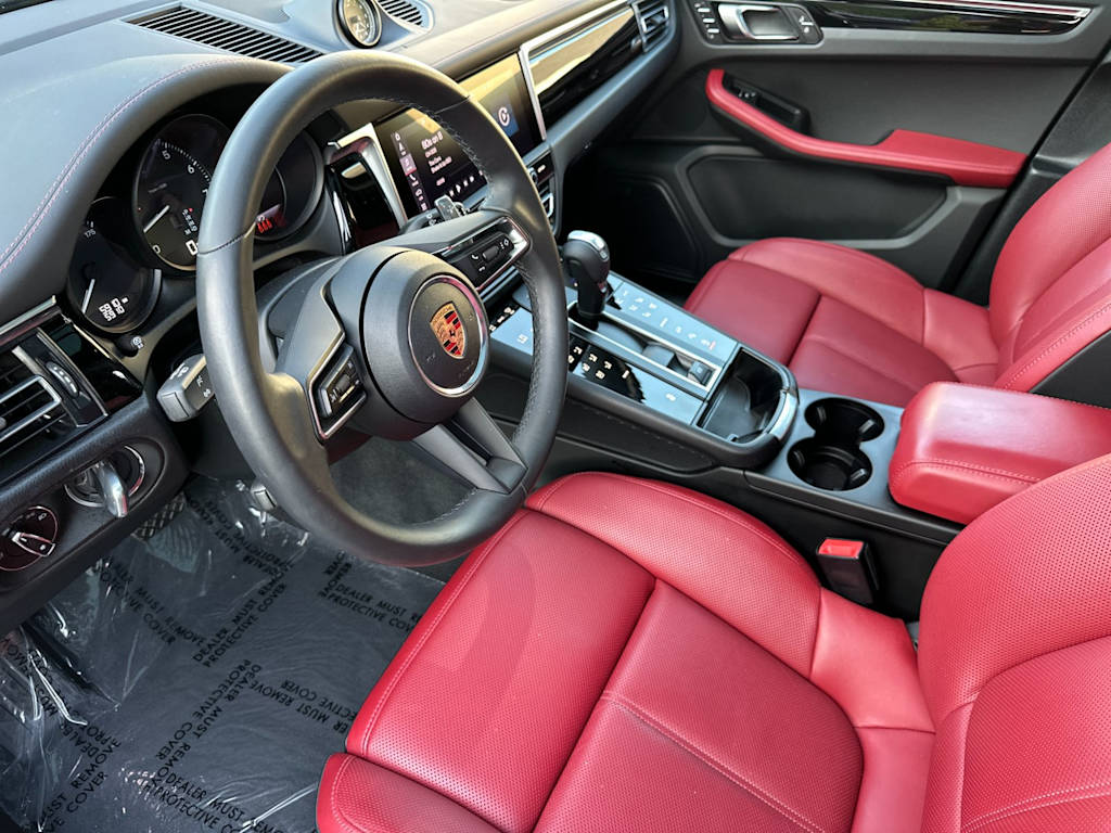 Thumbnail: 2025 Porsche Macan - 10