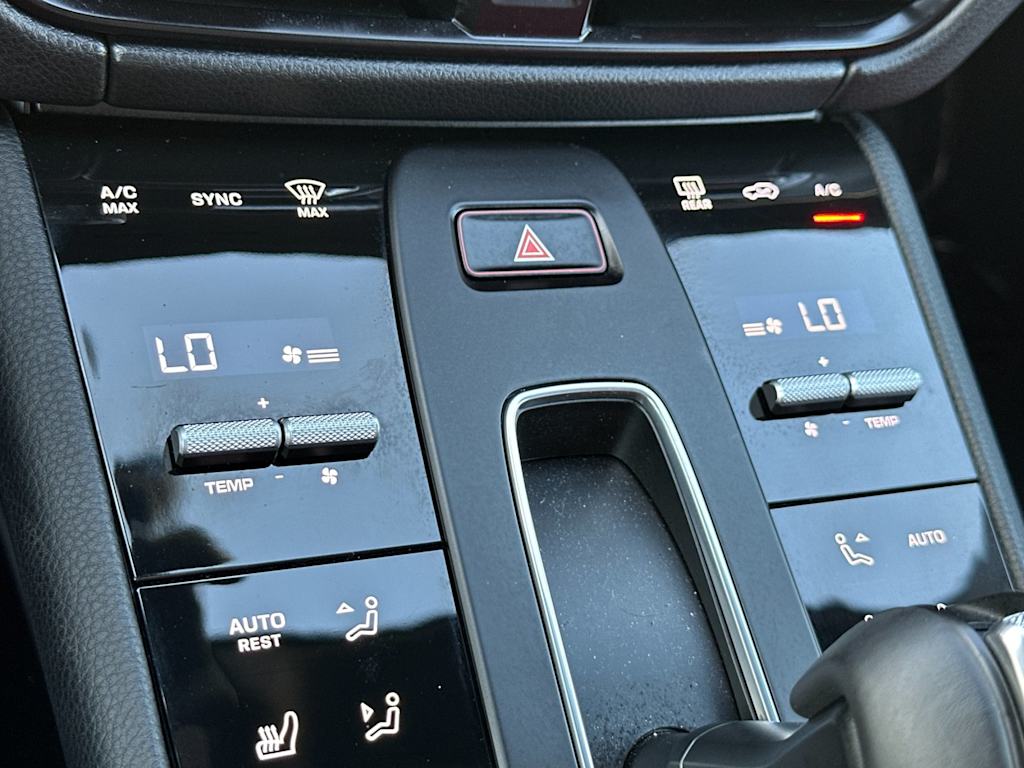 Thumbnail: 2025 Porsche Macan - 16