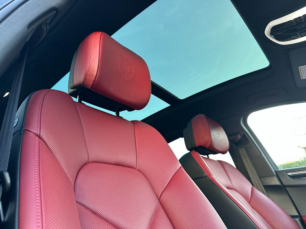 Thumbnail: 2025 Porsche Macan - 25