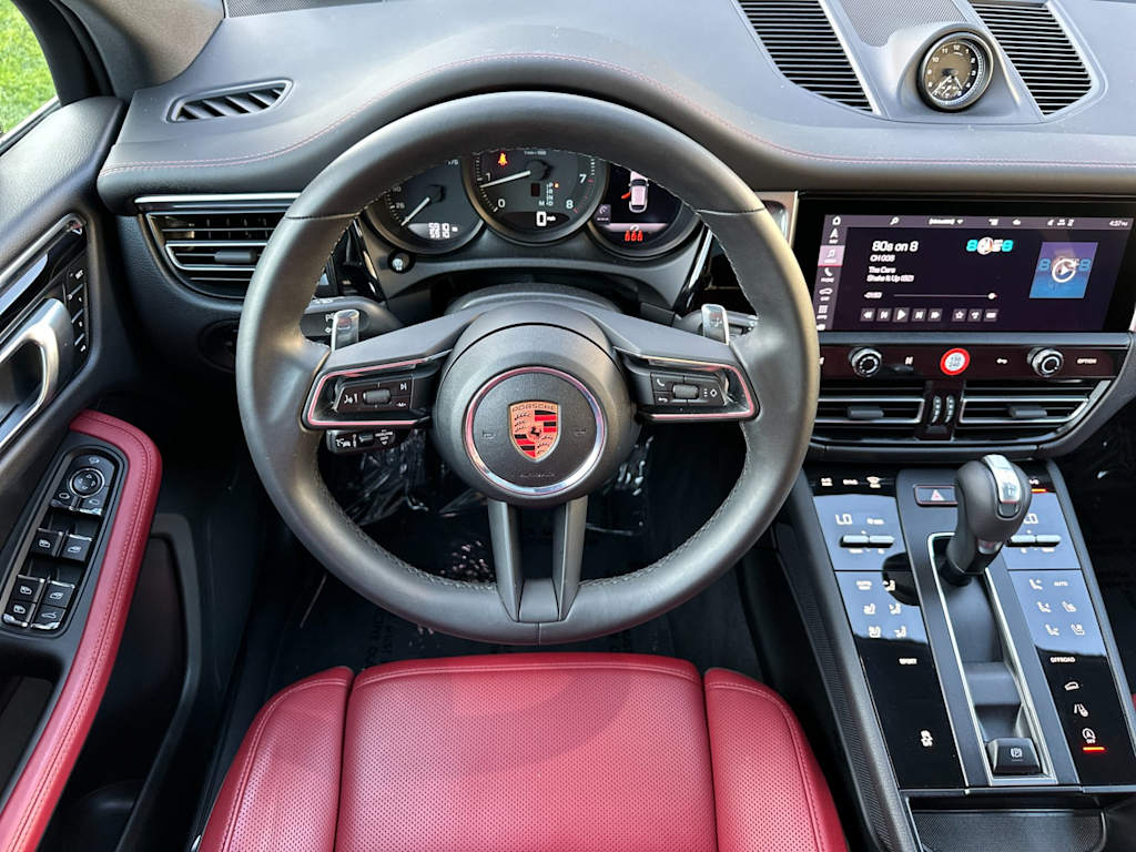 Thumbnail: 2025 Porsche Macan - 9