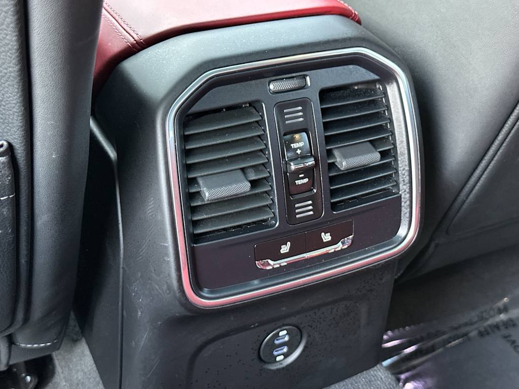 Thumbnail: 2025 Porsche Macan - 24