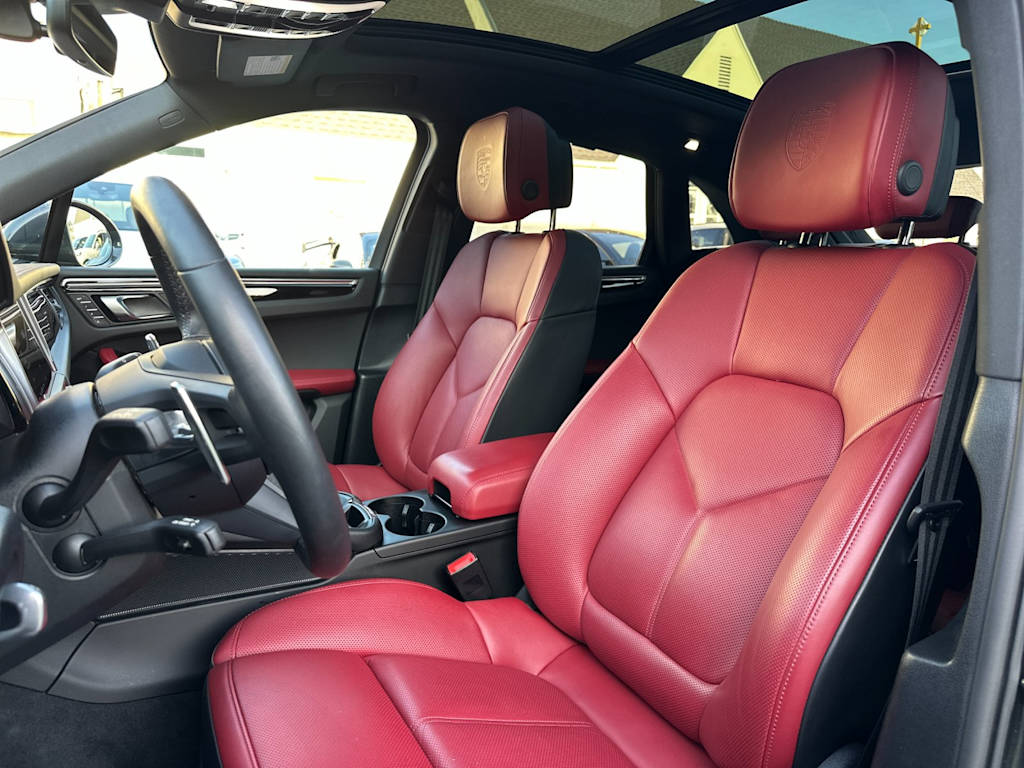 Thumbnail: 2025 Porsche Macan - 11