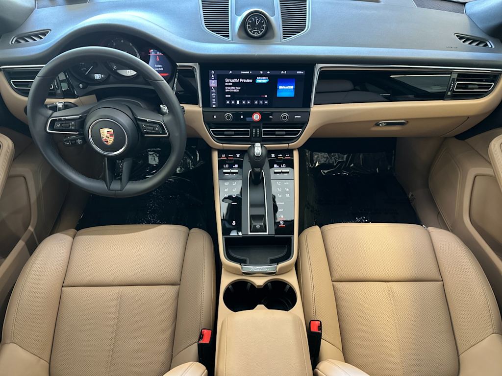 Thumbnail: 2025 Porsche Macan - 2