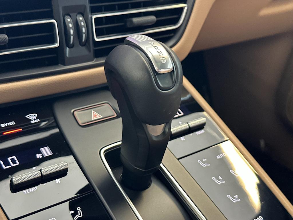 Thumbnail: 2025 Porsche Macan - 28
