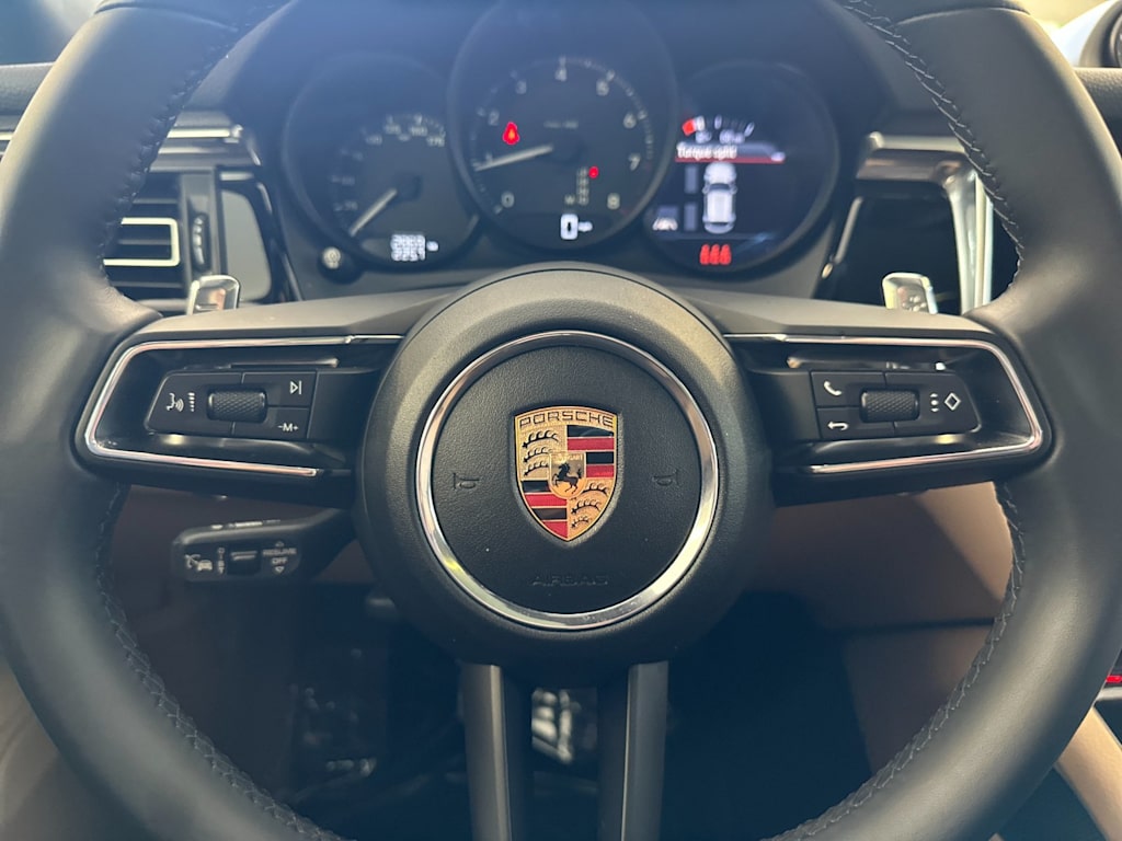 Thumbnail: 2025 Porsche Macan - 29