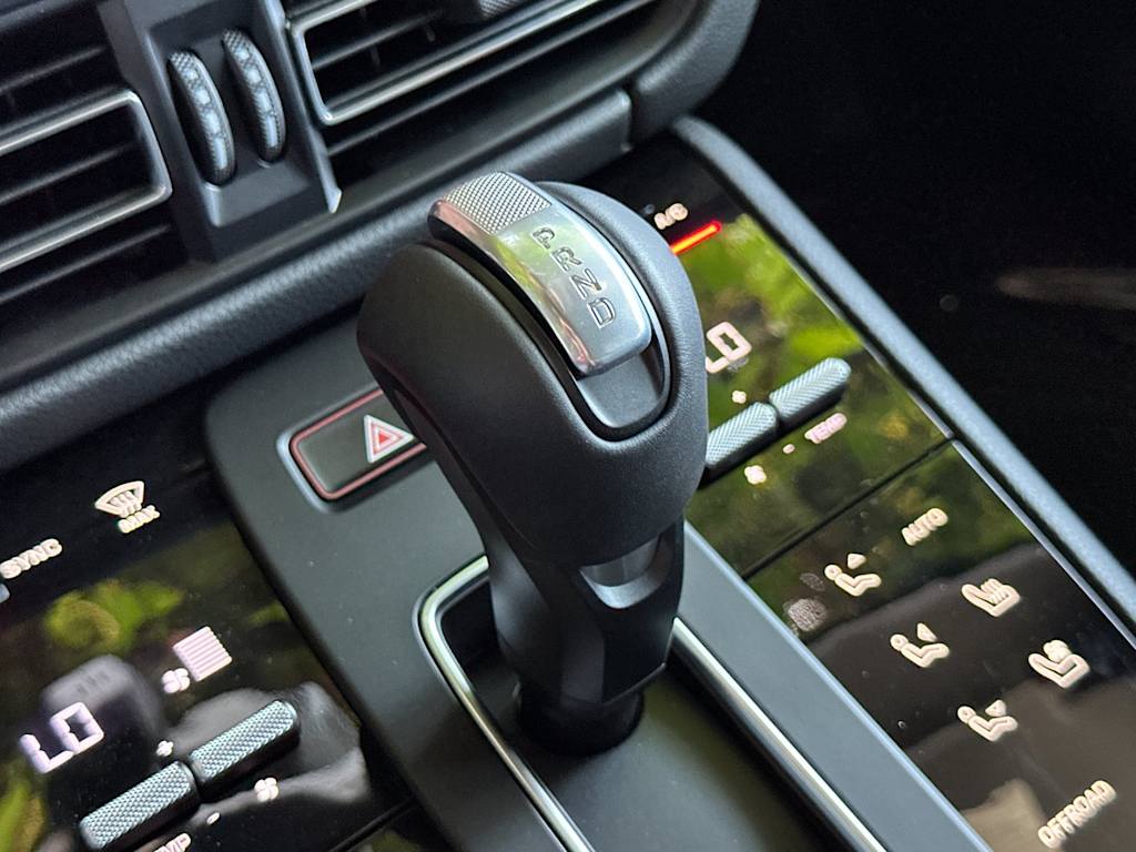 Thumbnail: 2025 Porsche Macan - 28