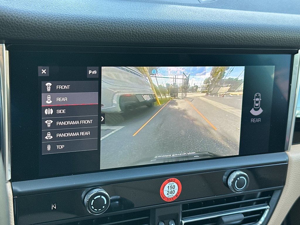 Thumbnail: 2025 Porsche Macan - 27