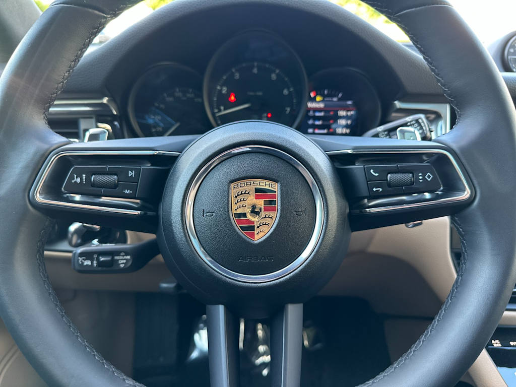 Thumbnail: 2025 Porsche Macan - 29