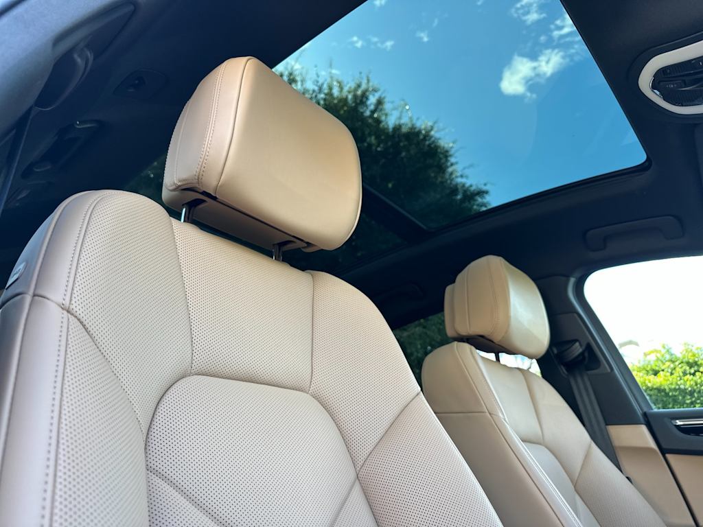 Thumbnail: 2025 Porsche Macan - 24