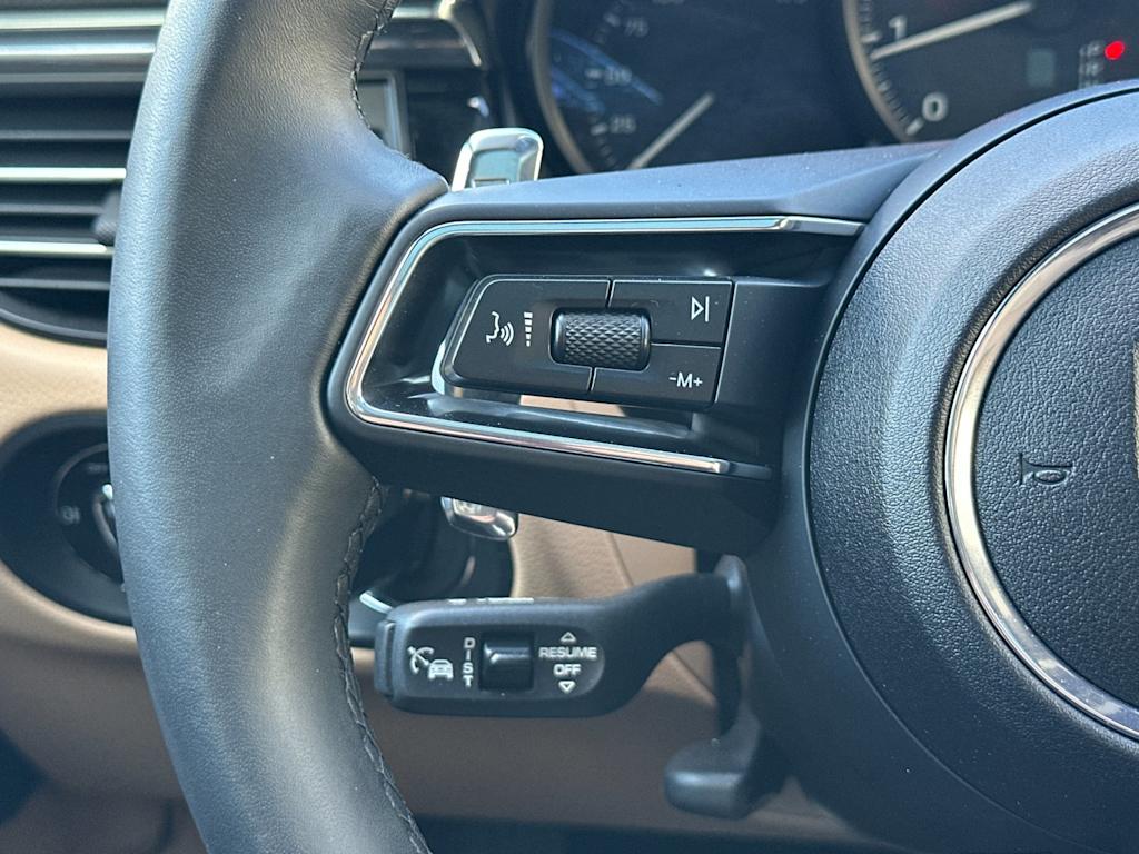 Thumbnail: 2025 Porsche Macan - 30