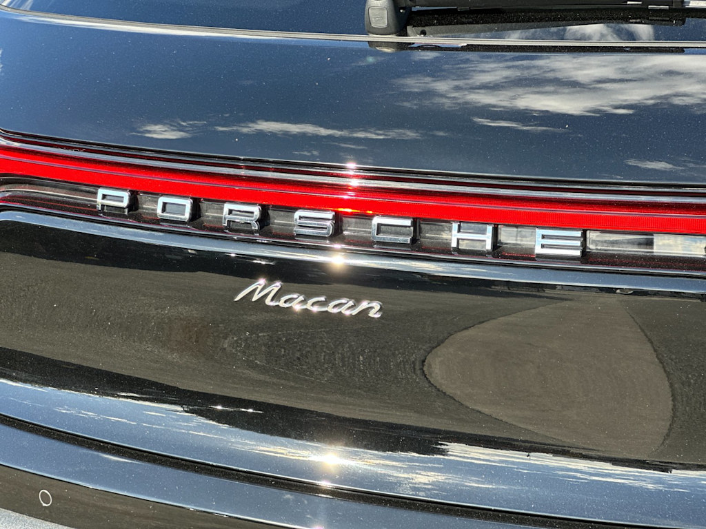 Thumbnail: 2025 Porsche Macan - 7
