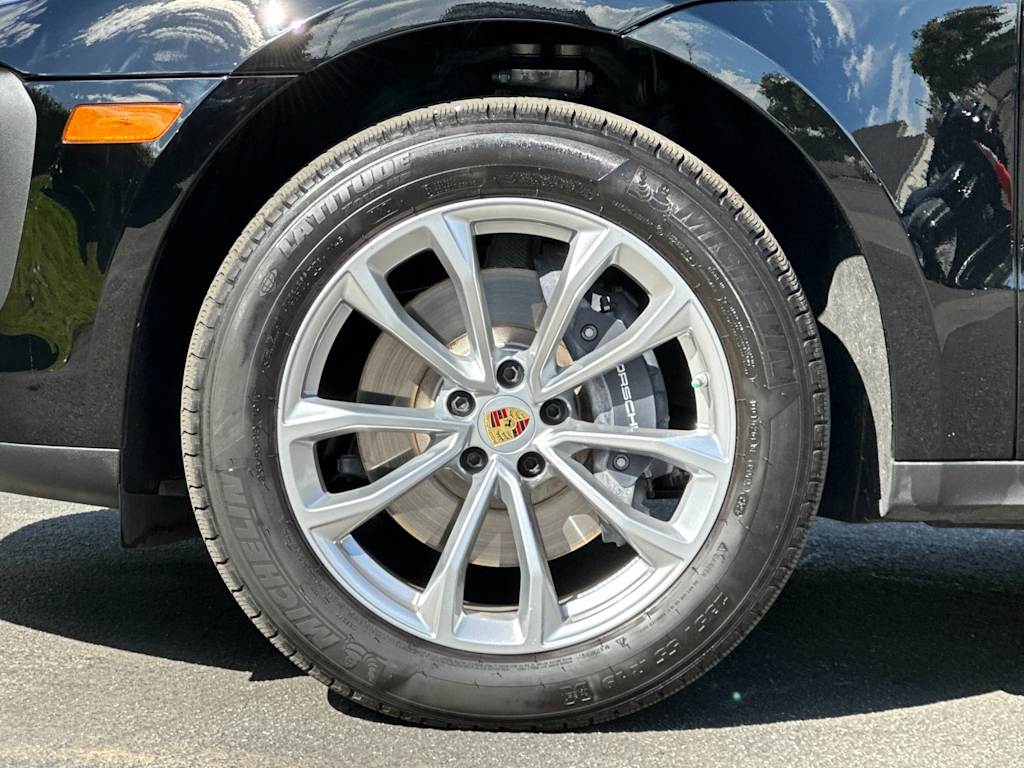 Thumbnail: 2025 Porsche Macan - 8