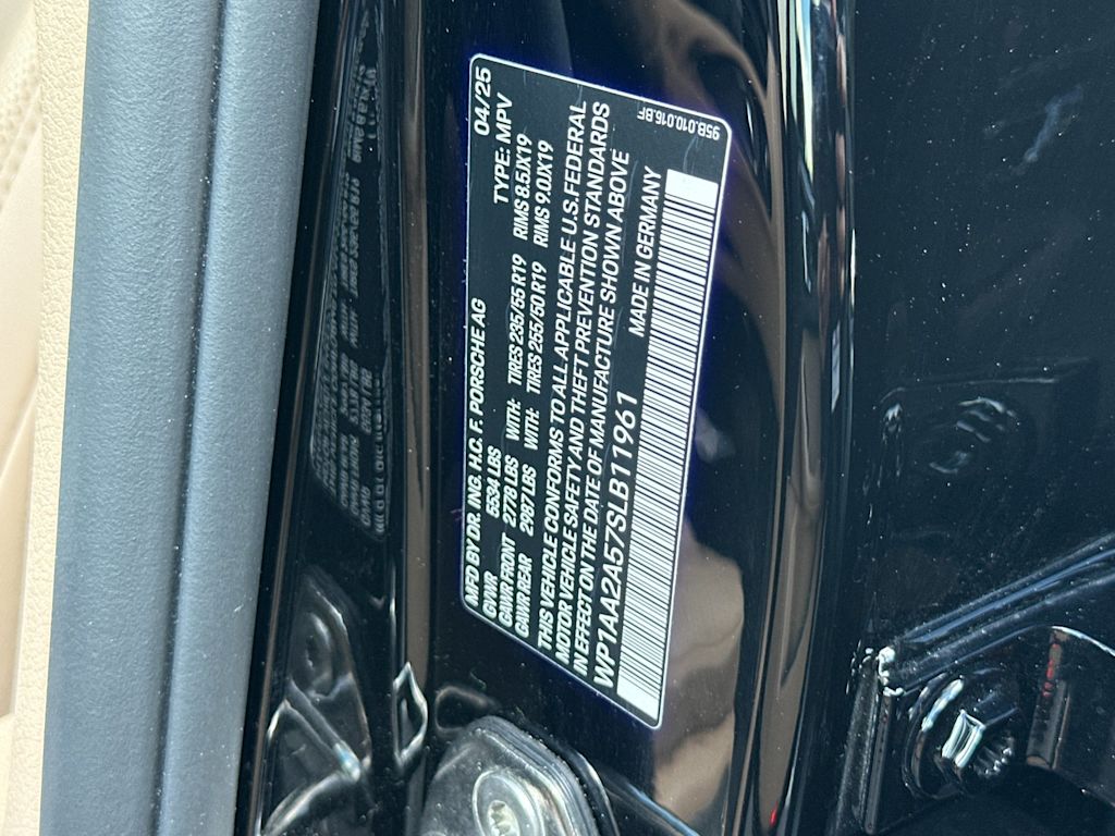 Thumbnail: 2025 Porsche Macan - 18