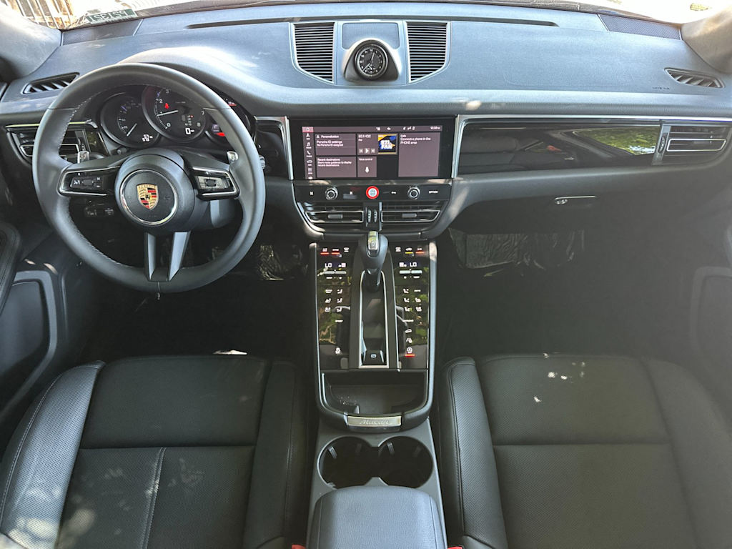 Thumbnail: 2025 Porsche Macan - 9