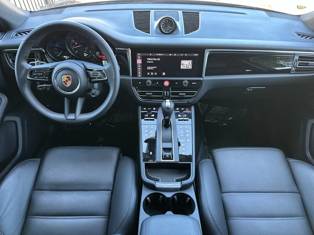 Thumbnail: 2026 Porsche Macan - 8