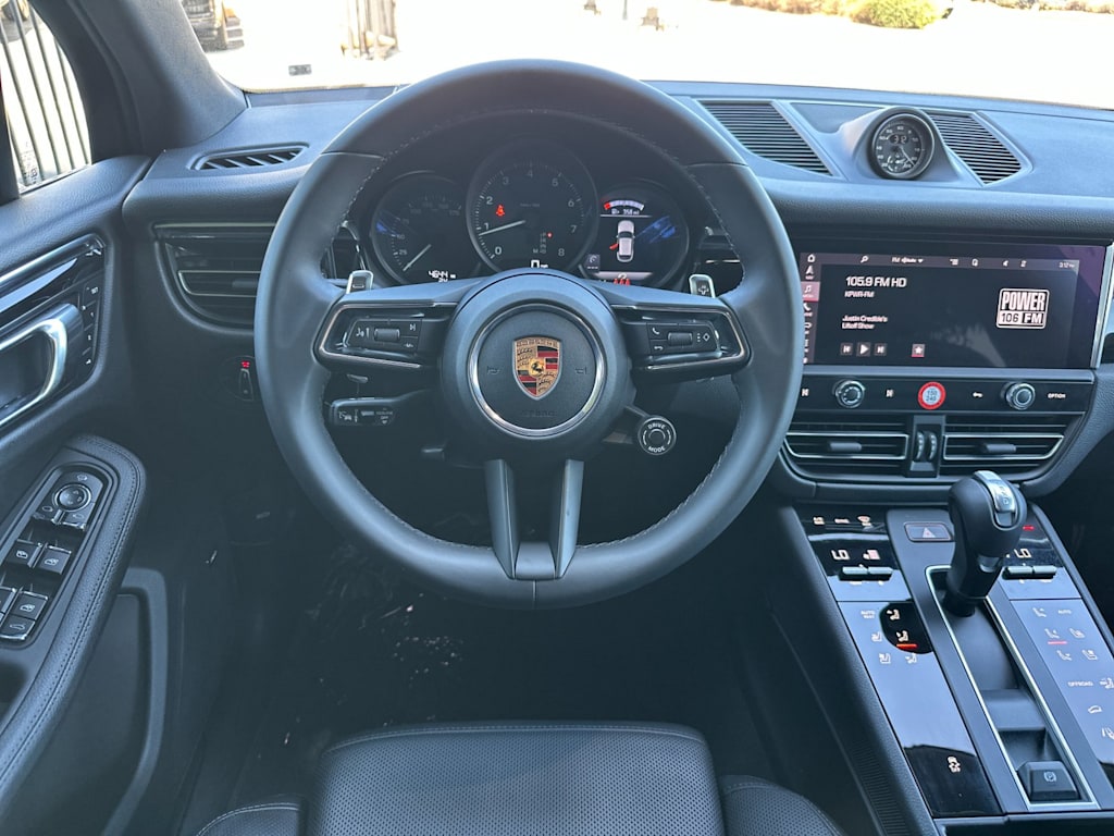 Thumbnail: 2026 Porsche Macan - 11