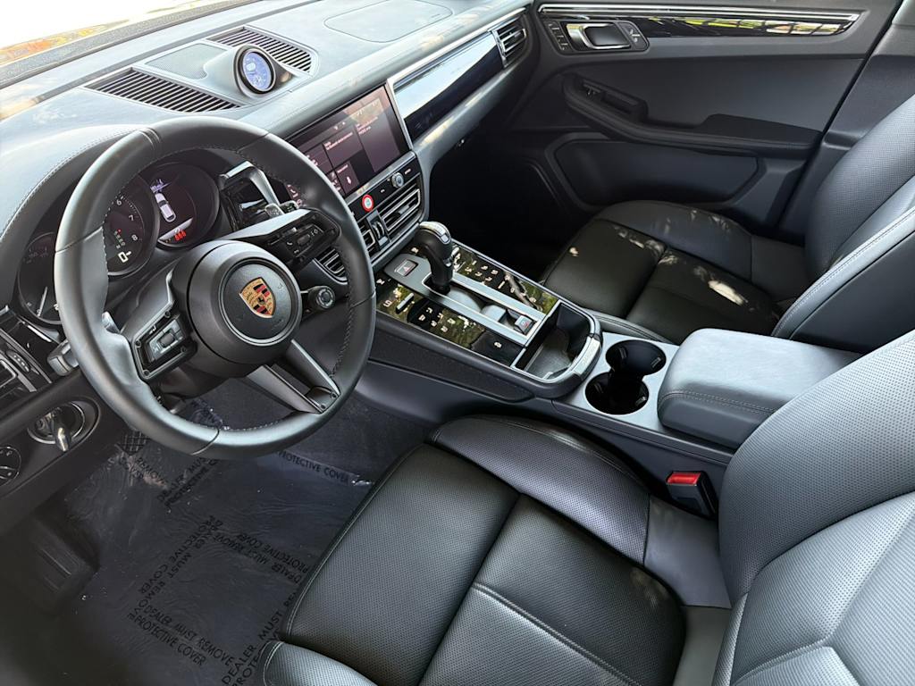 Thumbnail: 2026 Porsche Macan - 2