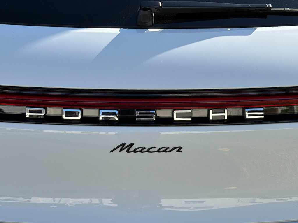 Thumbnail: 2026 Porsche Macan - 33