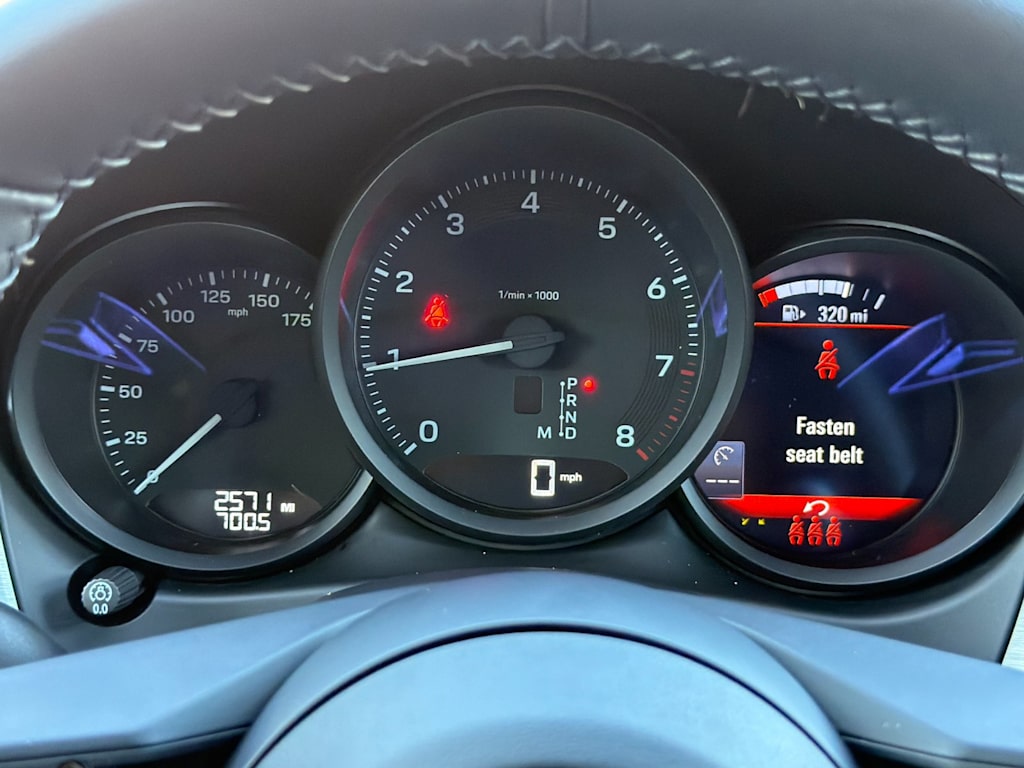 Thumbnail: 2026 Porsche Macan - 17