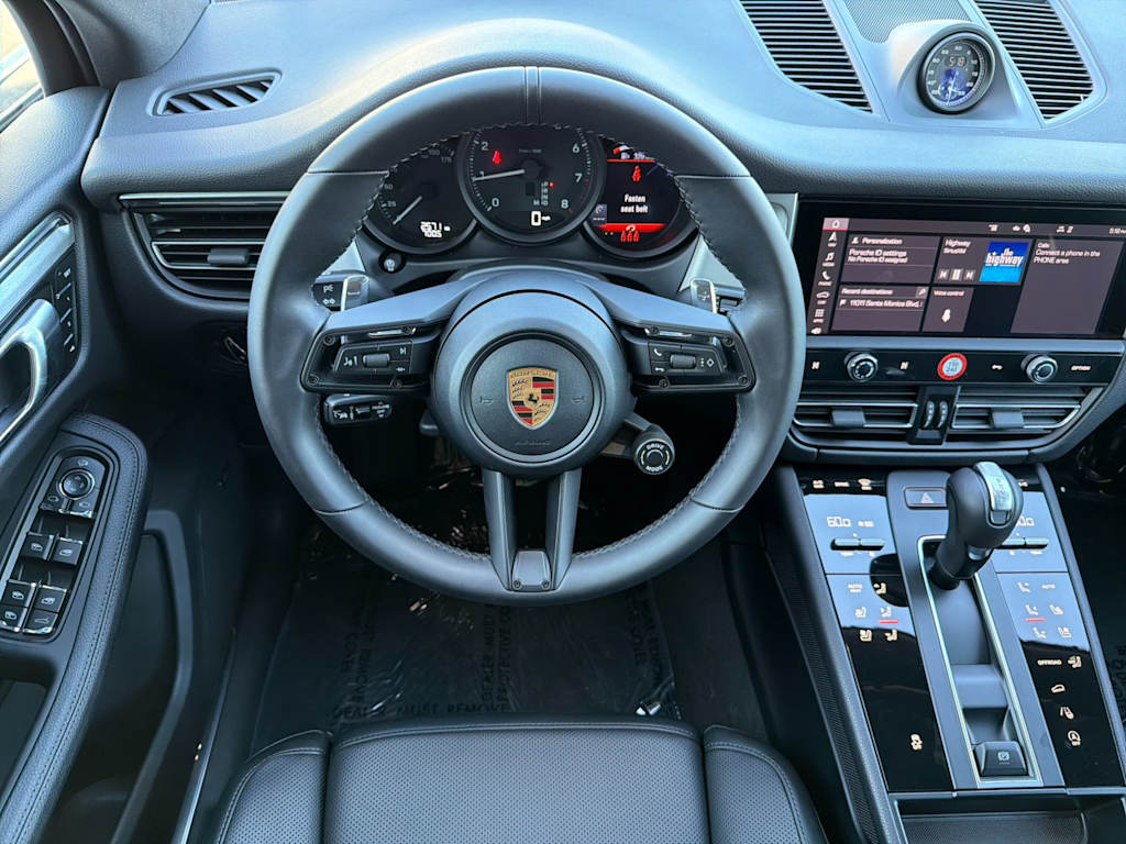 Thumbnail: 2026 Porsche Macan - 9