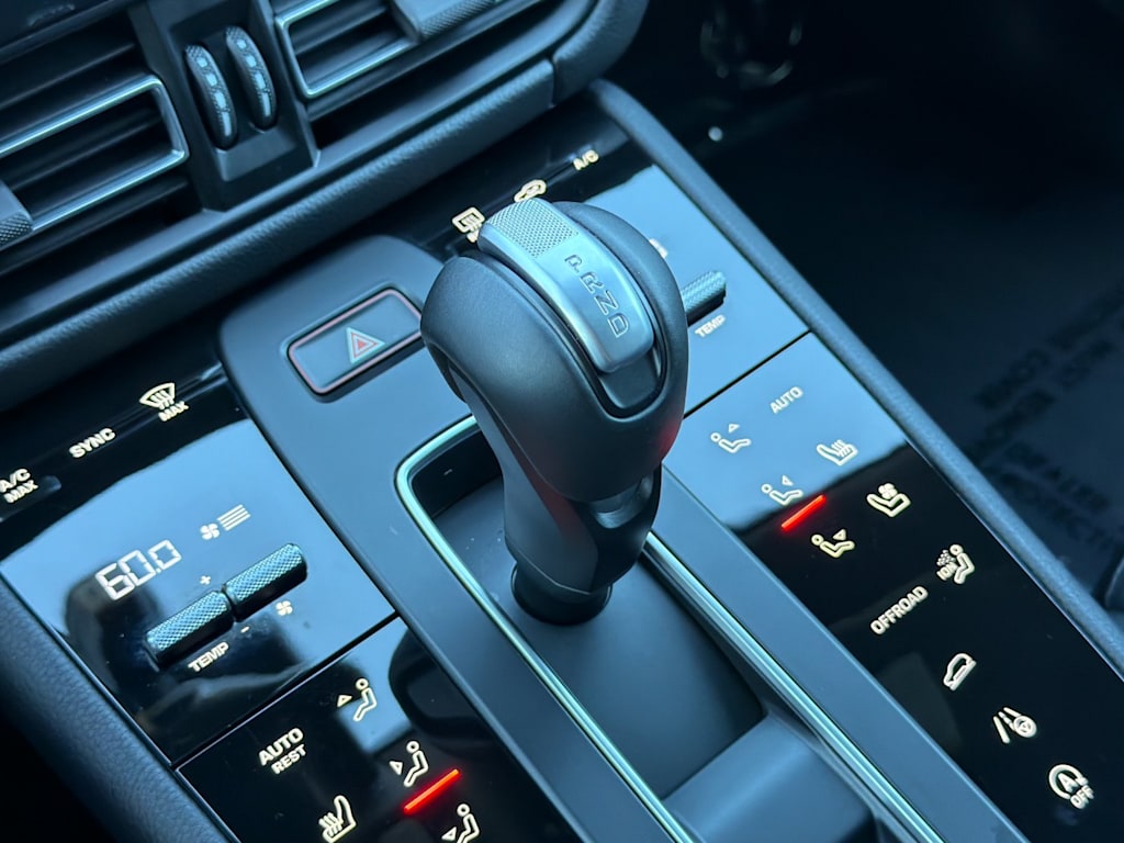 Thumbnail: 2026 Porsche Macan - 29