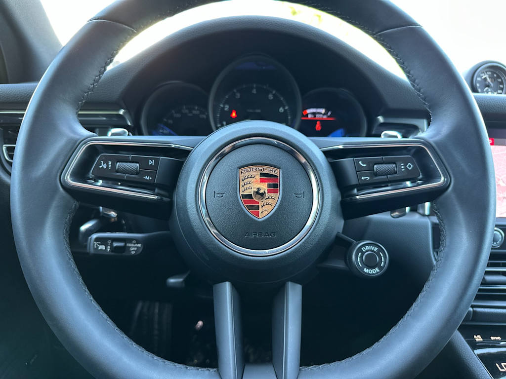 Thumbnail: 2026 Porsche Macan - 29