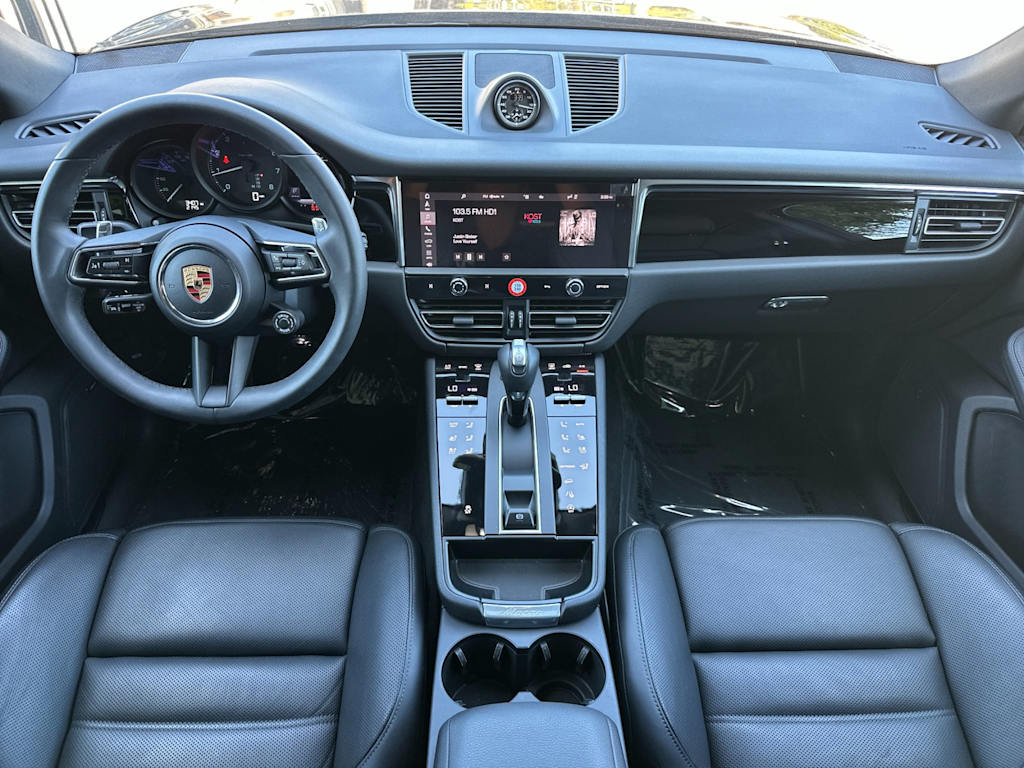 Thumbnail: 2026 Porsche Macan - 9