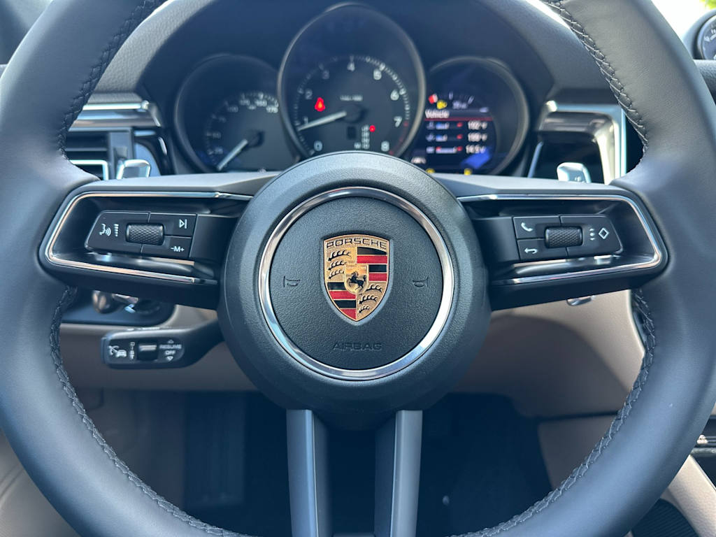 Thumbnail: 2026 Porsche Macan - 29