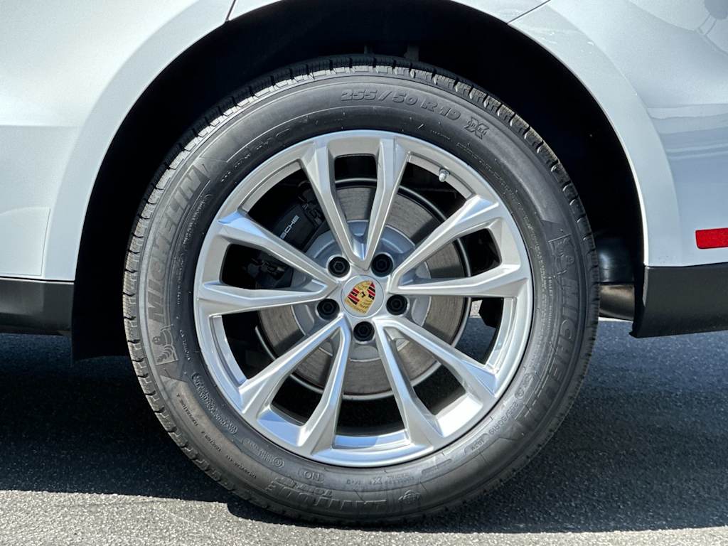 Thumbnail: 2026 Porsche Macan - 8