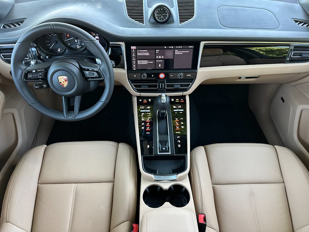Thumbnail: 2026 Porsche Macan - 2