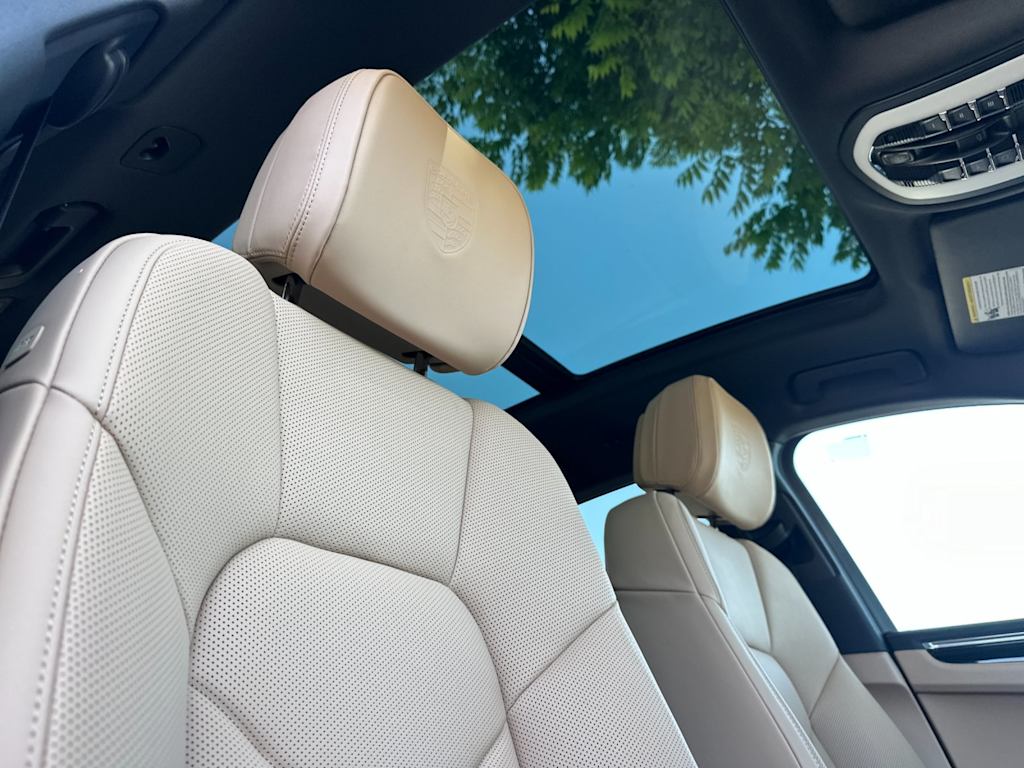 Thumbnail: 2026 Porsche Macan - 24
