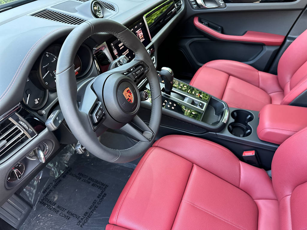 Thumbnail: 2026 Porsche Macan - 10