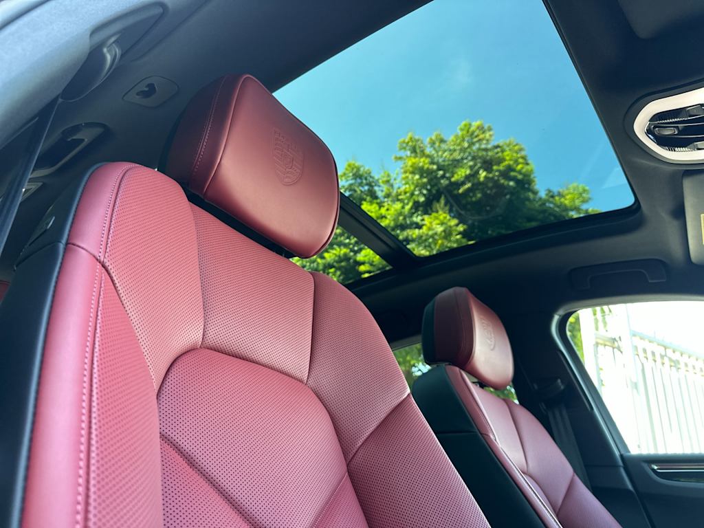 Thumbnail: 2026 Porsche Macan - 24