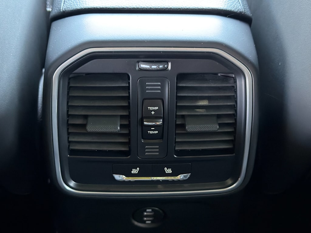 Thumbnail: 2026 Porsche Macan - 24