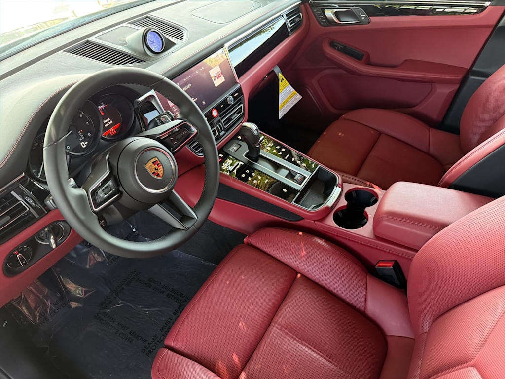 Thumbnail: 2026 Porsche Macan - 10