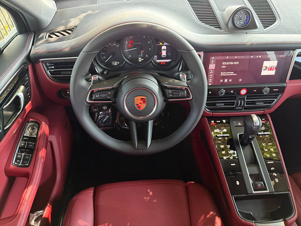Thumbnail: 2026 Porsche Macan - 9