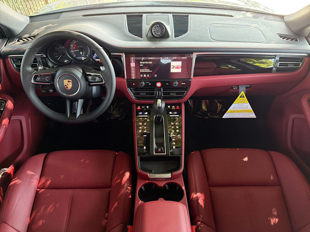 Thumbnail: 2026 Porsche Macan - 2