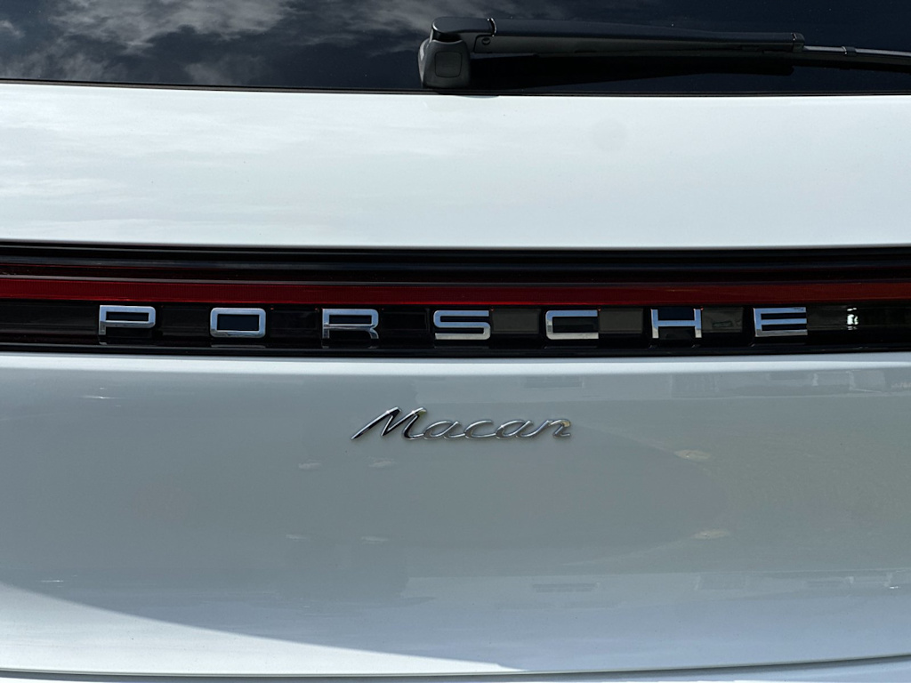 Thumbnail: 2026 Porsche Macan - 32