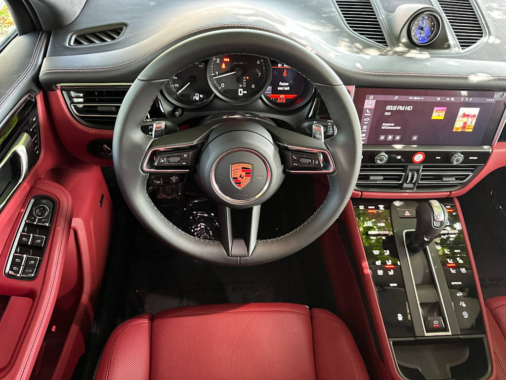 Thumbnail: 2026 Porsche Macan - 8