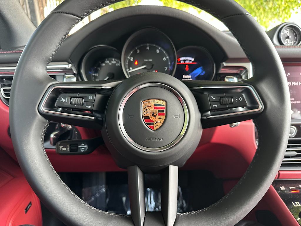 Thumbnail: 2026 Porsche Macan - 13