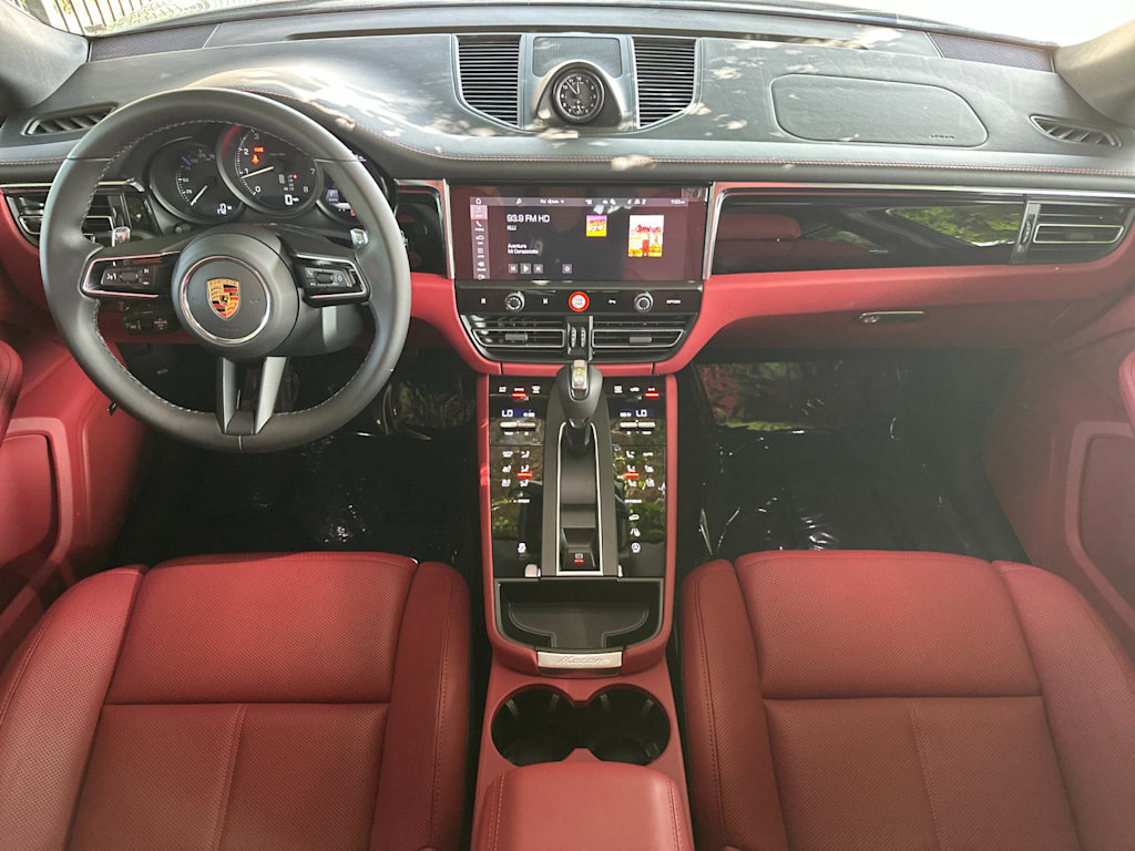 Thumbnail: 2026 Porsche Macan - 2
