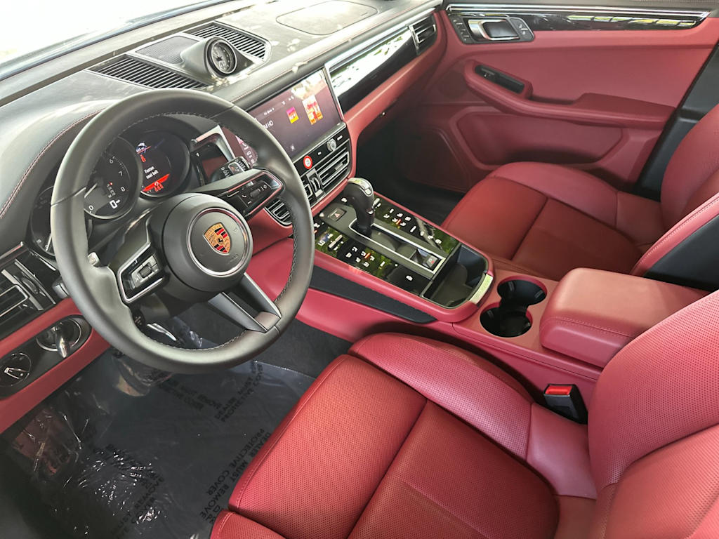 Thumbnail: 2026 Porsche Macan - 9