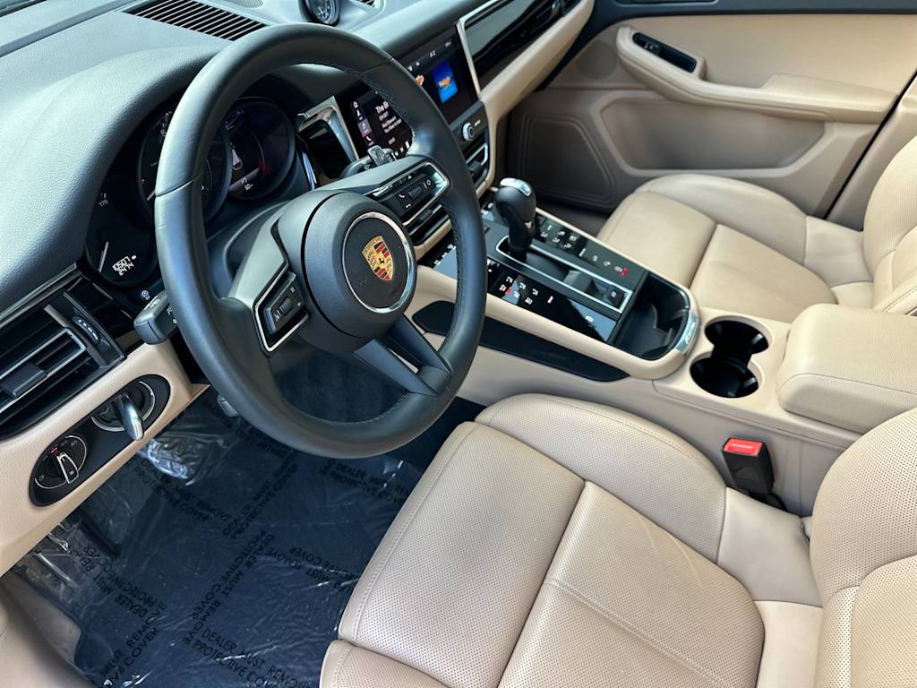 Thumbnail: 2025 Porsche Macan - 9