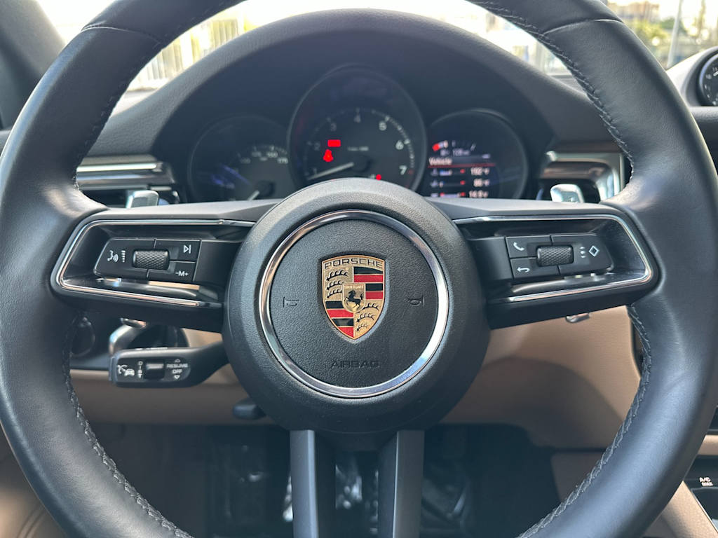 Thumbnail: 2025 Porsche Macan - 29