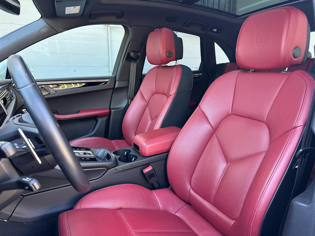 Thumbnail: 2025 Porsche Macan - 10