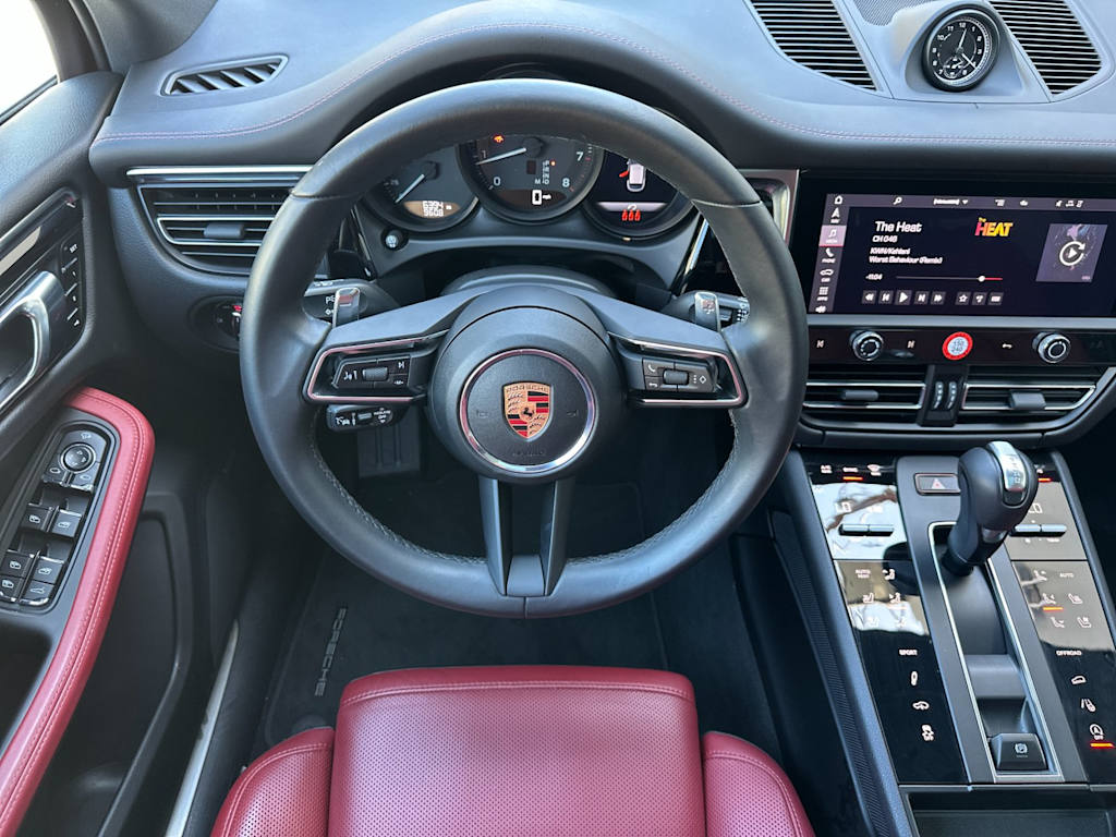Thumbnail: 2025 Porsche Macan - 12