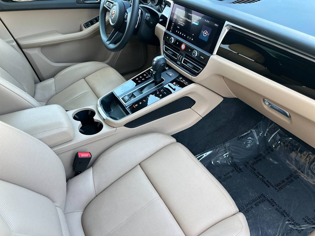 Thumbnail: 2025 Porsche Macan - 13