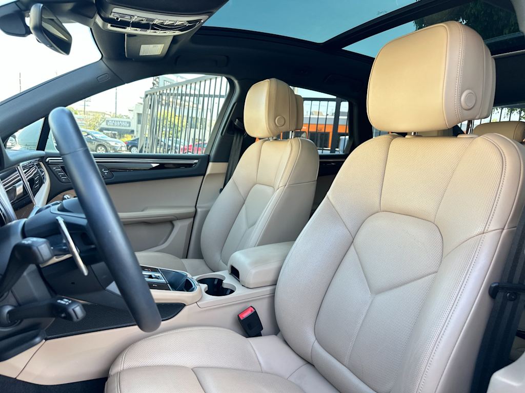 Thumbnail: 2025 Porsche Macan - 11