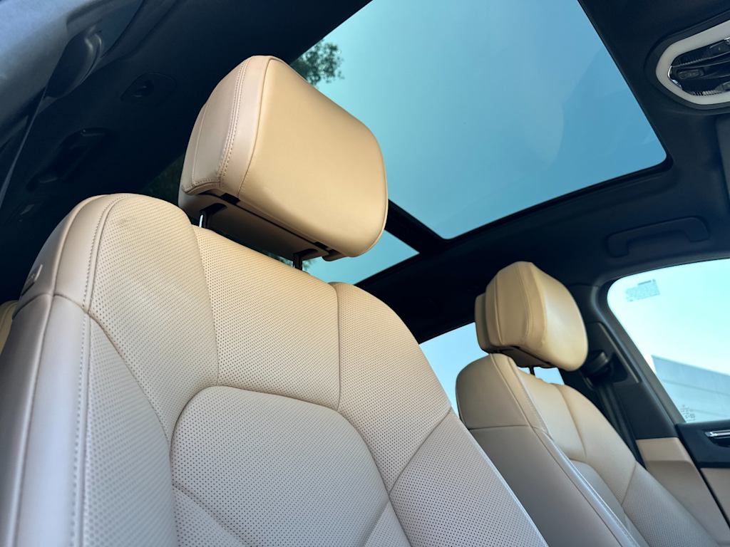 Thumbnail: 2025 Porsche Macan - 24