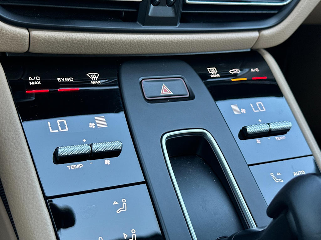 Thumbnail: 2025 Porsche Macan - 15